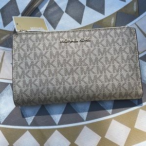 Michael Kors Double Zip Wallet phone Wristlet Gold NWT